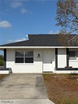 1212 SE 2nd Pl in Cape Coral, FL - Building Photo