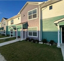 Vineyards at Iowa in Iowa, LA - Building Photo
