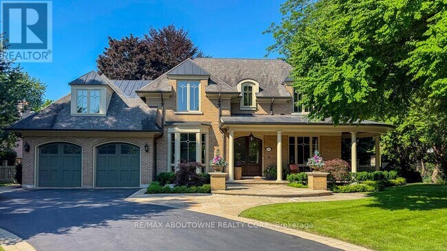 282 Dalewood Dr in Oakville, ON - Building Photo - Building Photo