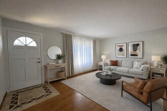 325 Central Ave in Willowbrook, IL - Building Photo - Building Photo