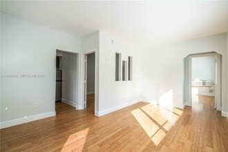 7301 Carlyle Ave in Miami Beach, FL - Building Photo - Building Photo