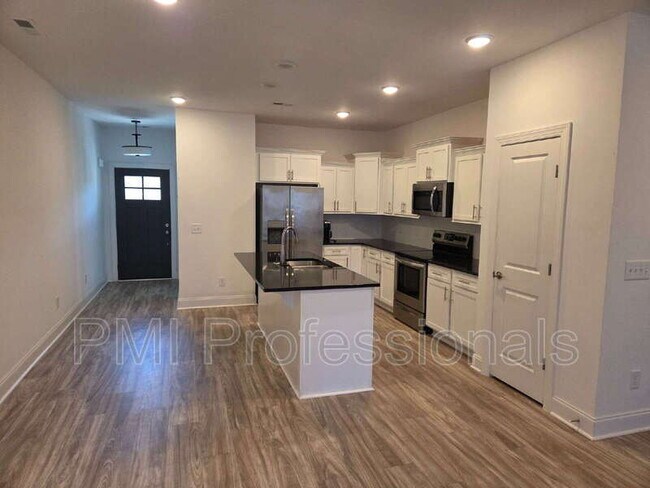 923 SE Broad St in Murfreesboro, TN - Building Photo - Building Photo