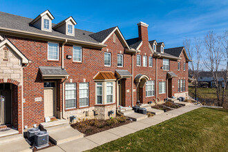 Townhomes of Caswell in Troy, MI - Foto de edificio - Building Photo