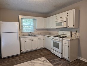 1068 Baker Ln in Marietta, GA - Building Photo - Building Photo