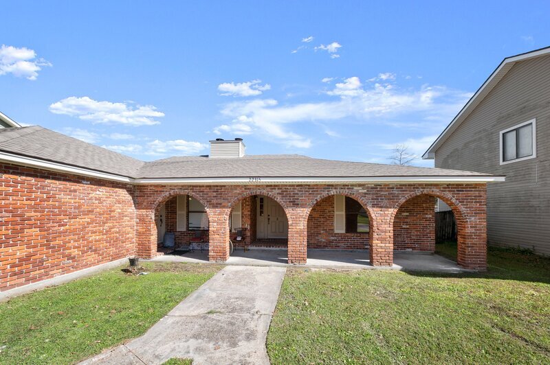 22315 Brownie St in Plaquemine, LA - Building Photo