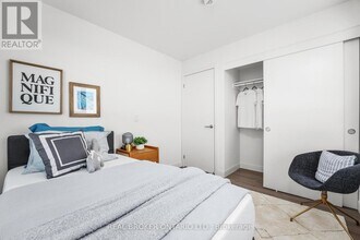 100 Manett Crescent in Brampton, ON - Building Photo - Building Photo