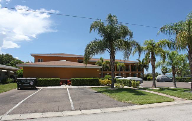 Bella Sol Apartments in Clearwater, FL - Foto de edificio - Building Photo