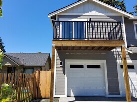 1207 E St SE in Lacey, WA - Building Photo