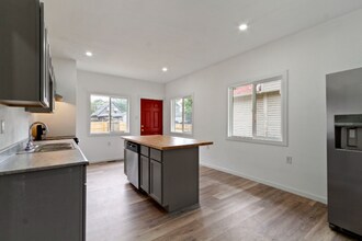 55 N Chester Ave in Indianapolis, IN - Building Photo - Building Photo