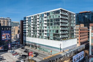 SIX30 North Franklin Condos in Chicago, IL - Building Photo
