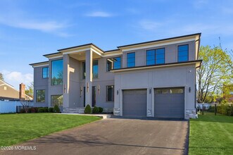 84 Cooper Ave in West Long Branch, NJ - Building Photo - Building Photo