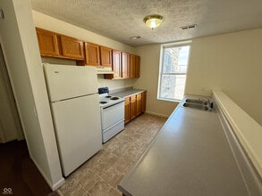 315 N Jackson St in Greencastle, IN - Foto de edificio - Building Photo