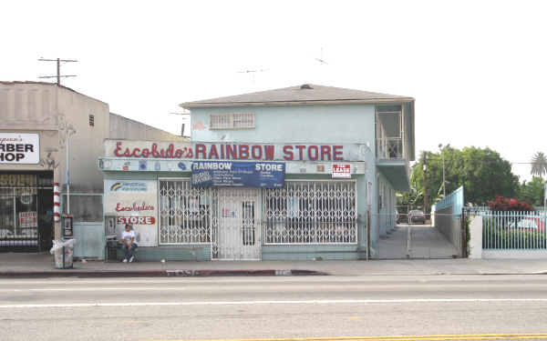 1 Retail Unit + 8 in Los Angeles, CA - Building Photo