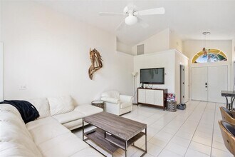 2606 Bedford Mews Dr in Wellington, FL - Building Photo - Building Photo