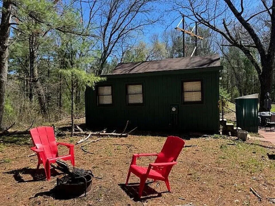 844 18th Ave in Arkdale, WI - Building Photo