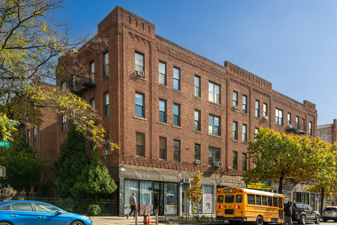 Linden Plaza in Brooklyn, NY - Building Photo