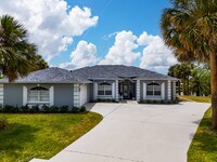 12 Crossway Ct E in Palm Coast, FL - Foto de edificio - Building Photo