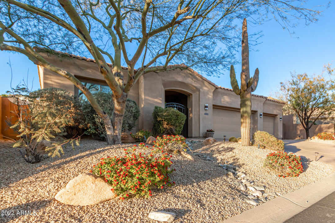 10602 E Blanche Dr in Scottsdale, AZ - Foto de edificio