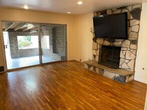 25218 Andreo Ave in Lomita, CA - Building Photo - Building Photo