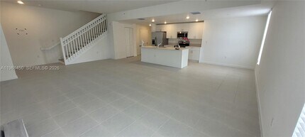 12470 SW 248th St in Princeton, FL - Foto de edificio - Building Photo