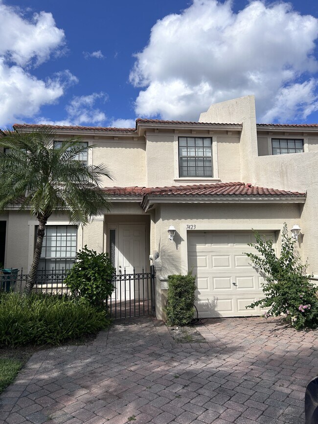 property at 7423 Bristol Cir