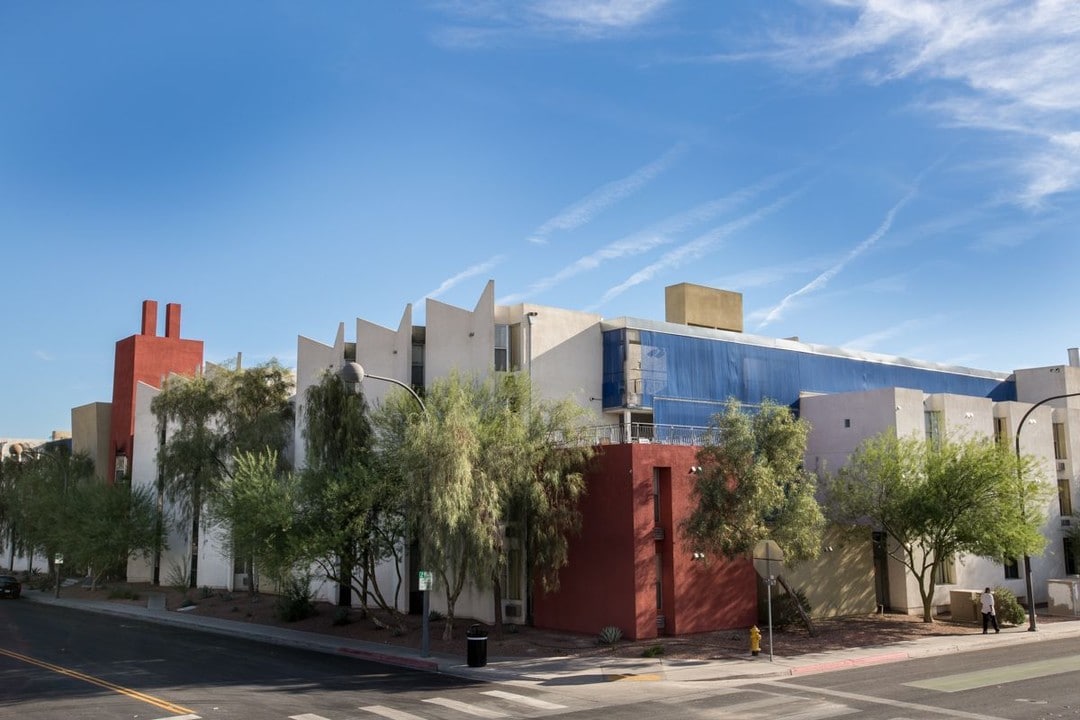 The 211 Apartments in Las Vegas, NV - Building Photo