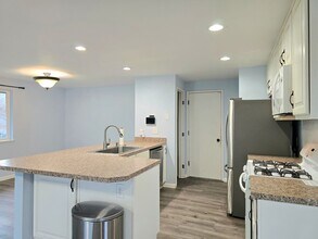 8711 70th Dr NE in Marysville, WA - Foto de edificio - Building Photo