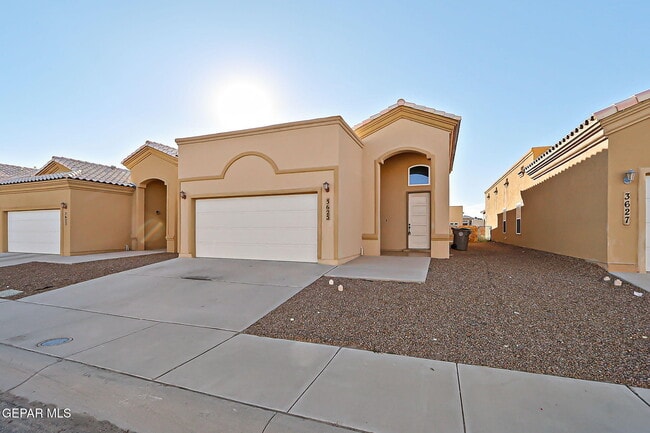 3625 Grand Bahamas Dr in El Paso, TX - Building Photo - Building Photo