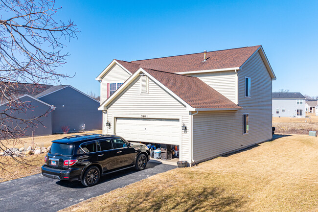 Lakewood Springs Club in Plano, IL - Building Photo - Building Photo