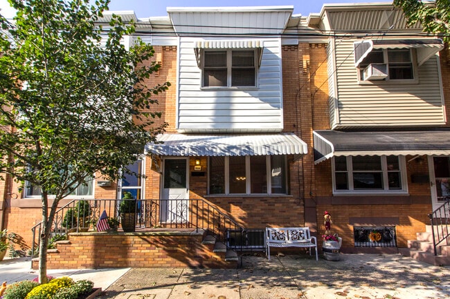 property at 1122 Linn St