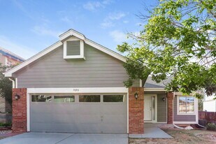 7693 Halleys Dr in Littleton, CO - Building Photo