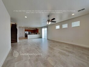 16513 S 10th St in Phoenix, AZ - Foto de edificio - Building Photo