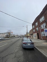 108 Kennedy Blvd, Unit 13 in Bayonne, NJ - Foto de edificio - Building Photo
