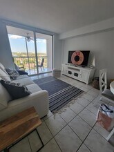 1391 S Ocean Blvd, Unit 905 in Pompano Beach, FL - Building Photo - Building Photo