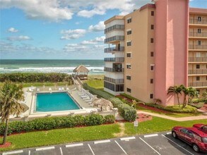 10152 S Ocean Dr-Unit -418 in Jensen Beach, FL - Building Photo - Building Photo