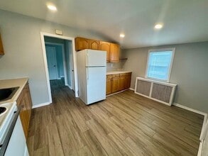 38 Leach St in Lynbrook, NY - Building Photo - Building Photo