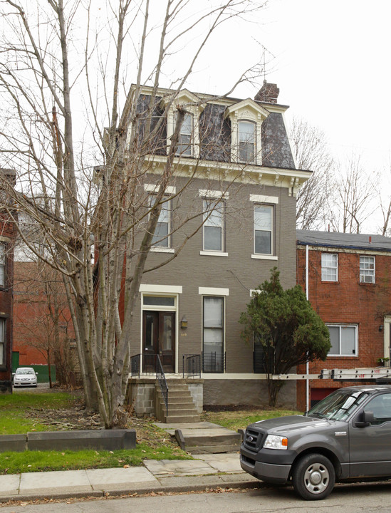 349 S Highland Ave in Pittsburgh, PA - Building Photo