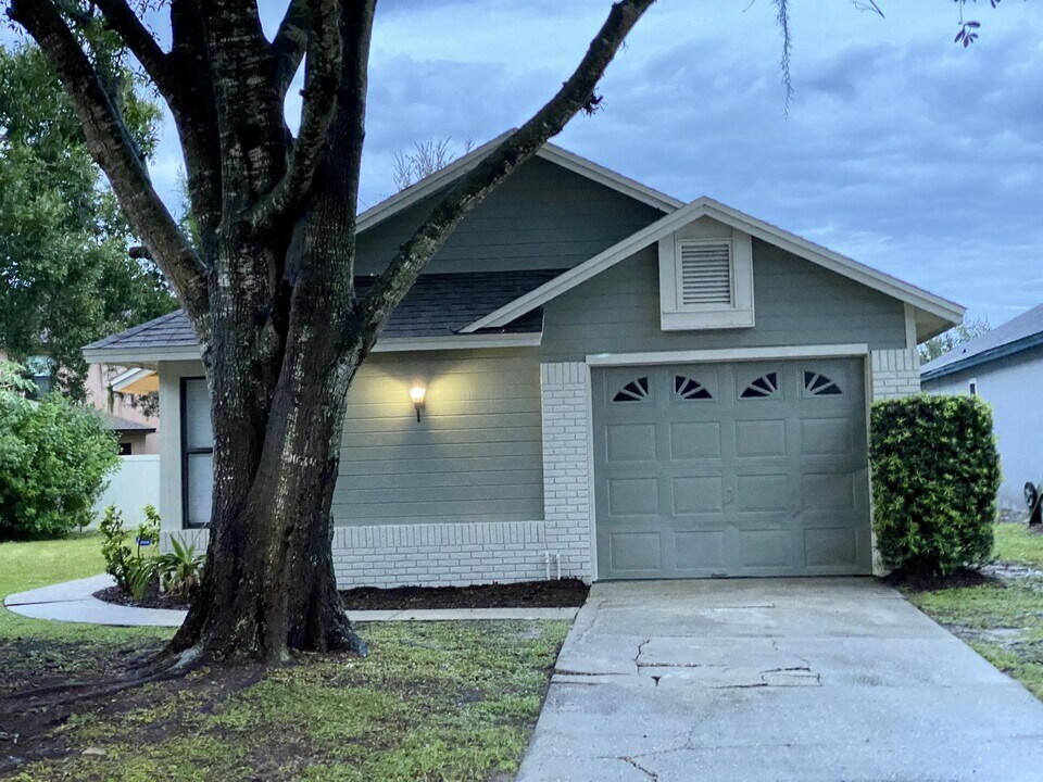 1303 Creekbottom Cir in Orlando, FL - Building Photo
