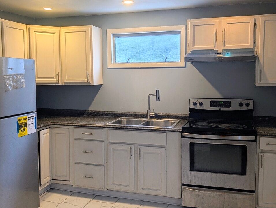 252 W Mechanic St in Frostburg, MD - Building Photo