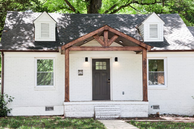 2721 Mayflower Rd in Charlotte, NC - Building Photo - Building Photo