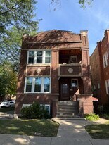 3357 N Harding Ave, Unit 1F in Chicago, IL - Building Photo