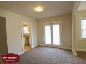 980 N Broadway St in Fresno, CA - Building Photo - Building Photo