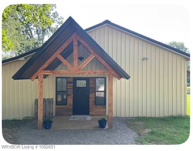 property at 1450 N Ulmer St