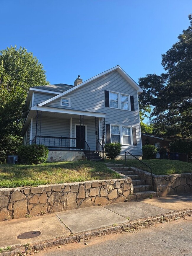 property at 1307 E 2nd St