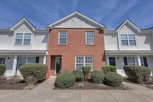 240 Arapaho Dr in Murfreesboro, TN - Building Photo