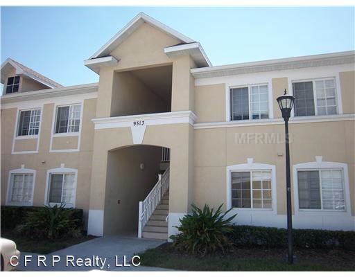 9513 Grovedale Cir in Riverview, FL - Foto de edificio