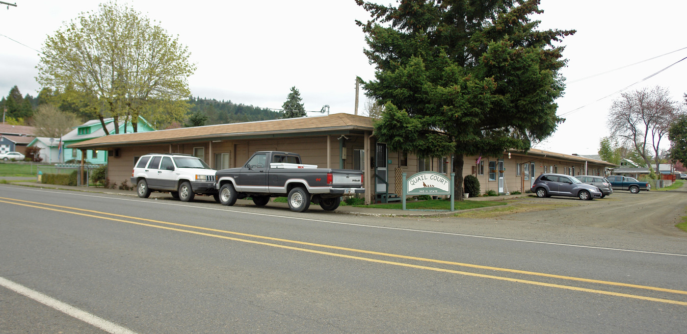 Quail Court in Sutherlin, OR - Building Photo