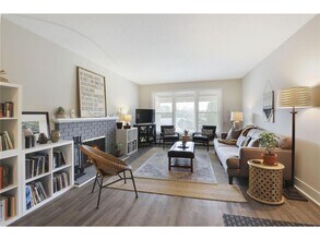 4000 Mavelle Dr in Minneapolis, MN - Building Photo - Building Photo