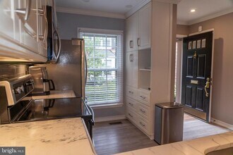 2510 S Walter Reed Dr in Arlington, VA - Building Photo - Building Photo