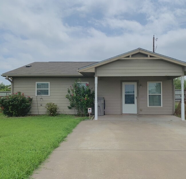 property at 33 Grant Gill Ln